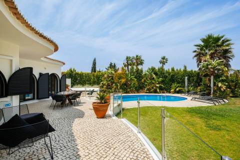 Para venda moradia de luxo com 3 quartos em Carvoeiro