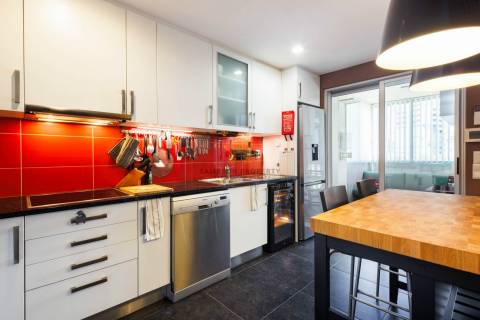 Para venda em Portimão, apartamento T2 com estacionamento