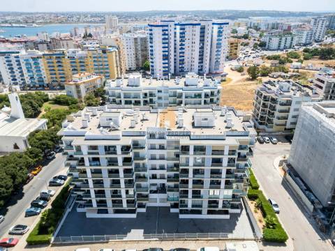 Para venda em Portimão, apartamento T2 com estacionamento