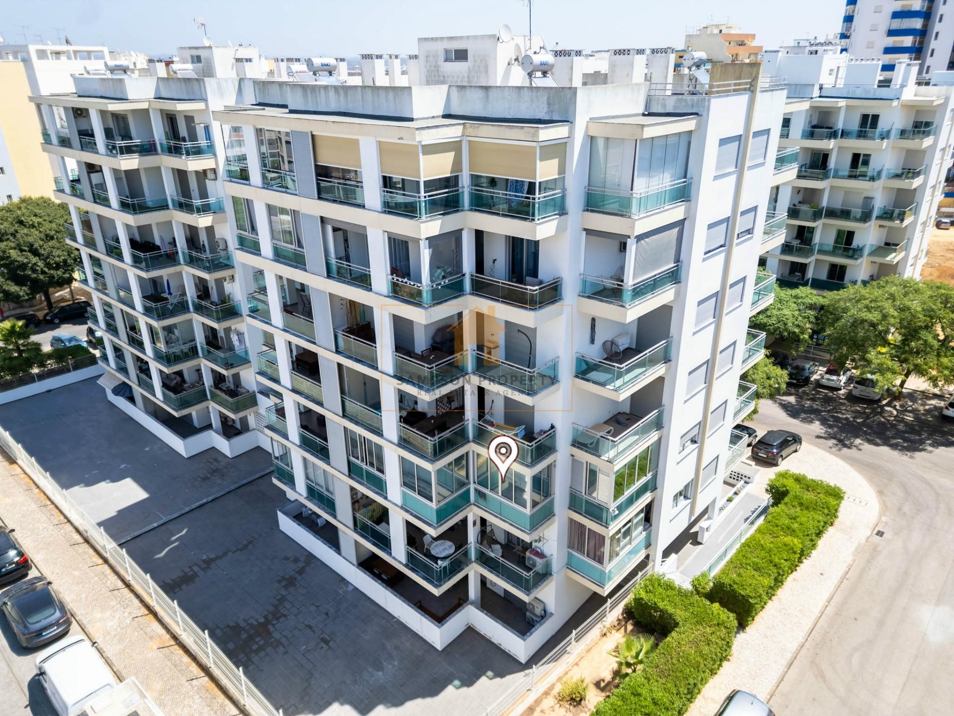 Para venda em Portimão, apartamento T2 com estacionamento