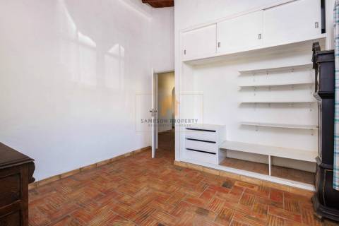 Para venda moradia individual T4 com piscina em Carvoeiro