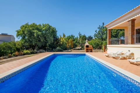 Moradia T4 para venda com vista mar em Carvoeiro