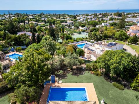 Moradia T4 para venda com vista mar em Carvoeiro