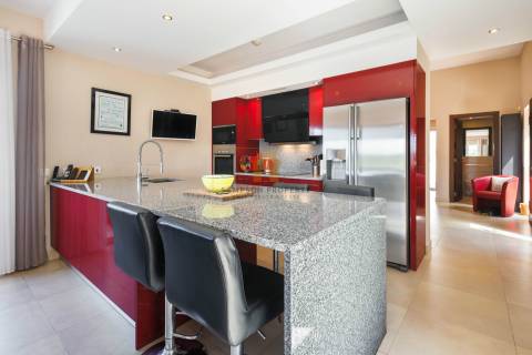 Moradia T3 imaculada com piscina aquecida para venda em Vale da Pinta, Carvoeiro