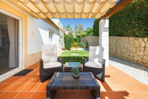 Moradia T3 imaculada com piscina aquecida para venda em Vale da Pinta, Carvoeiro