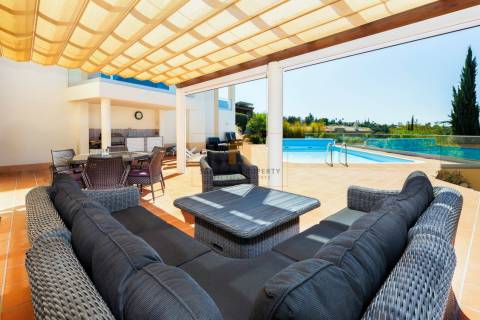 Moradia T3 imaculada com piscina aquecida para venda em Vale da Pinta, Carvoeiro