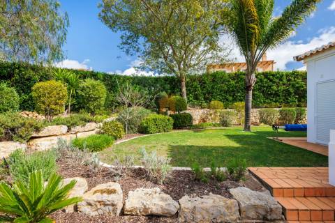 Moradia T3 para venda com piscina aquecida no Gramacho