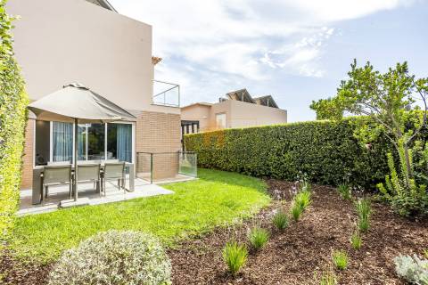 Moradia geminada T2+1 para venda em condomínio de luxo em Carvoeiro