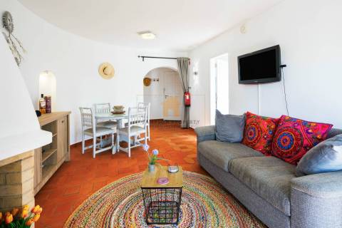 Para venda, apartamento T2 espaçoso na Rocha Brava