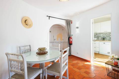 Para venda, apartamento T2 espaçoso na Rocha Brava