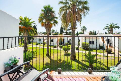 Para venda, apartamento T2 espaçoso na Rocha Brava