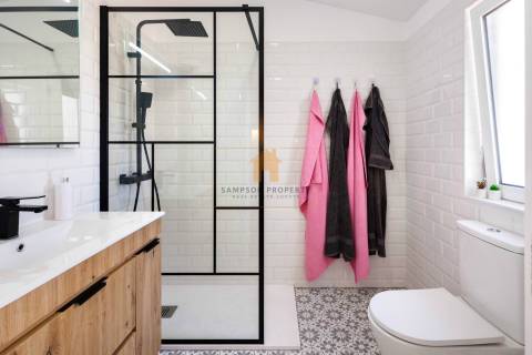 Para venda, apartamento T2 espaçoso na Rocha Brava