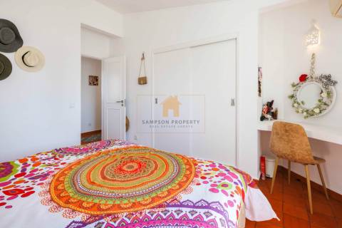 Para venda, apartamento T2 espaçoso na Rocha Brava