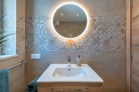 Para venda moradia T4 renovada na Caramujeira, Carvoeiro.