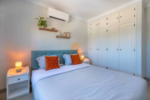 Para venda moradia T4 renovada na Caramujeira, Carvoeiro.