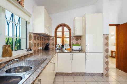 Vende-se moradia T3 para venda em Vale de Milho, Carvoeiro