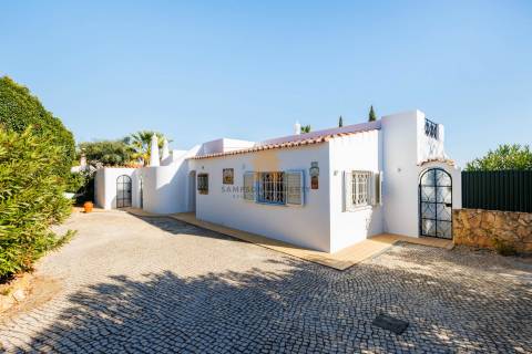 Vende-se moradia T3 para venda em Vale de Milho, Carvoeiro