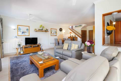 Moradia independente num campo de golfe com segurança 24H