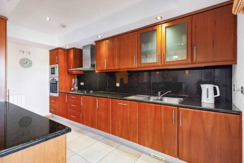 Quartershare em T2 de luxo com segurança 24H e piscina no Vale da Pinta