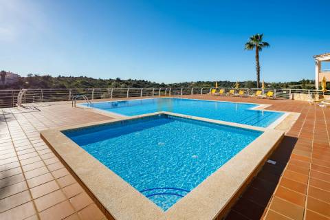 Para venda, apartamento de luxo T2 no golfe em Vale da Pinta