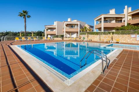 Para venda, apartamento de luxo T2 no golfe em Vale da Pinta