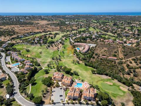 Para venda, apartamento de luxo T2 no golfe em Vale da Pinta