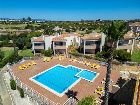 Para venda, apartamento de luxo T2 no golfe em Vale da Pinta