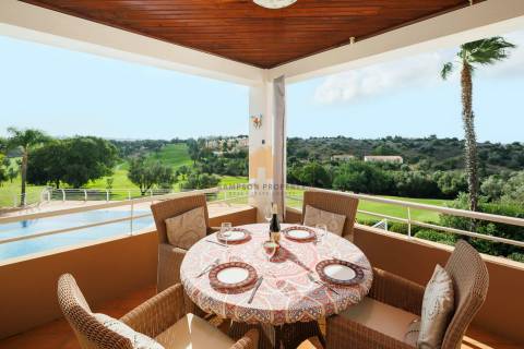 Para venda, apartamento de luxo T2 no golfe em Vale da Pinta