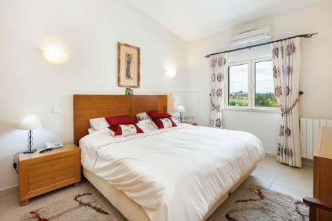 Para venda, apartamento de luxo T2 no golfe em Vale da Pinta