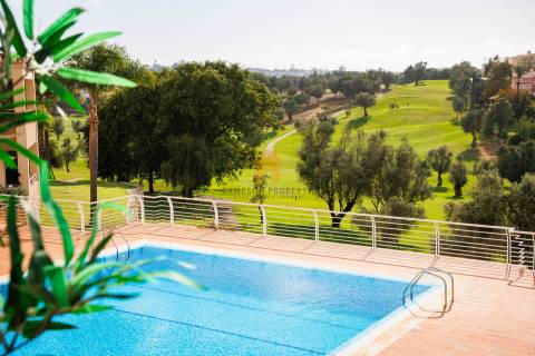Para venda, apartamento de luxo T2 no golfe em Vale da Pinta