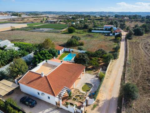 Moradia rústica T3 para venda em Lagoa