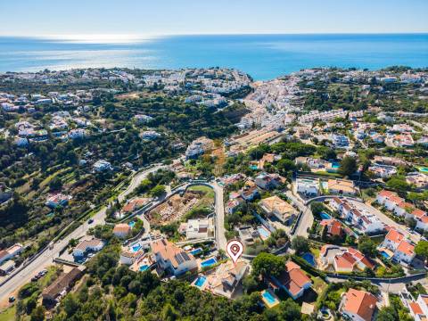 Para venda – Moradia com 3 quartos, piscina privada e garagem em Carvoeiro