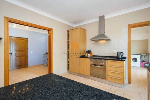 Para venda – Moradia com 3 quartos, piscina privada e garagem em Carvoeiro