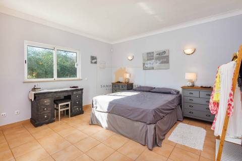 Para venda – Moradia com 3 quartos, piscina privada e garagem em Carvoeiro