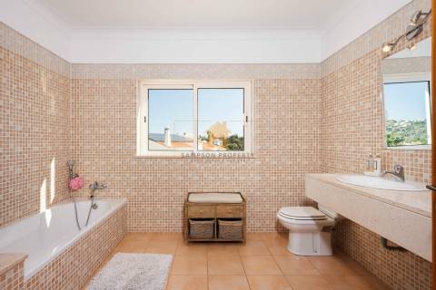 Para venda – Moradia com 3 quartos, piscina privada e garagem em Carvoeiro