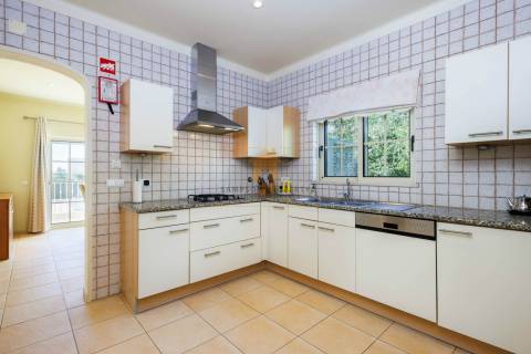 Impressionante moradia T4 para venda em Carvoeiro