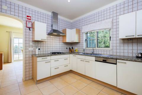 Impressionante moradia T4 para venda em Carvoeiro