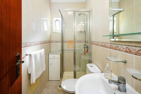 Moradia com 3 quartos e piscina para venda em Carvoeiro, Algarve