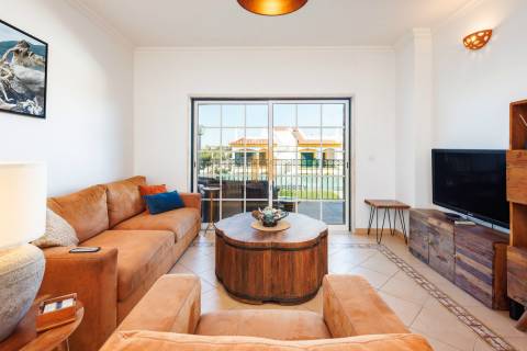 Para venda na Colina Verde, Carvoeiro, moradia geminada T2 com vista mar