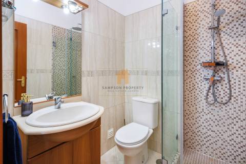 Para venda na Colina Verde, Carvoeiro, moradia geminada T2 com vista mar