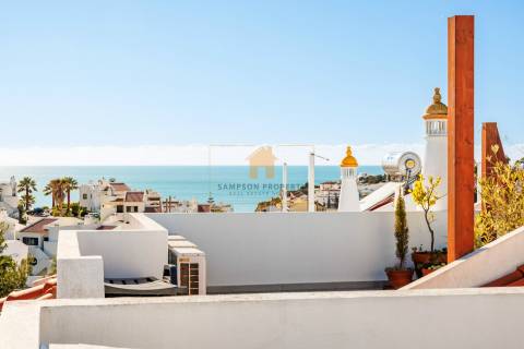 Para venda na Colina Verde, Carvoeiro, moradia geminada T2 com vista mar