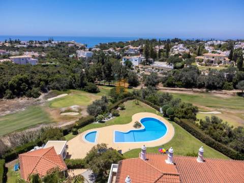 Para venda – Apartamento T1 em Carvoeiro com vista mar