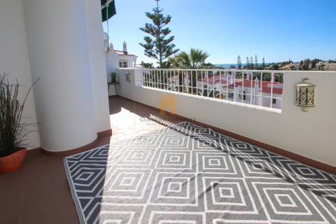 Para venda – Apartamento T1 em Carvoeiro com vista mar