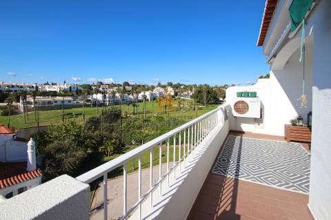 Para venda – Apartamento T1 em Carvoeiro com vista mar