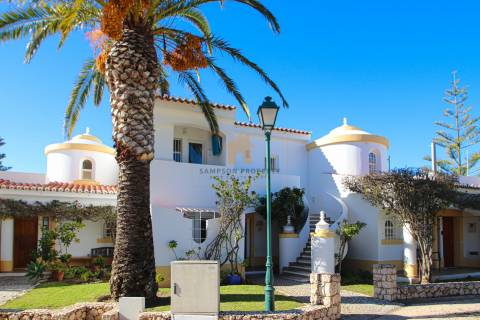 Para venda – Apartamento T1 em Carvoeiro com vista mar