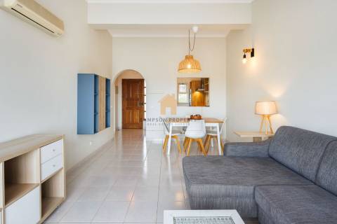 Para venda – Apartamento T1 em Carvoeiro com vista mar