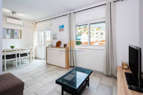 Para venda – Apartamento T2 com amplo terraço a 100m da Praia de Carvoeiro