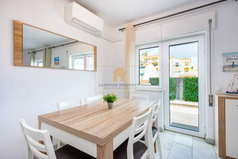 Para venda – Apartamento T2 com amplo terraço a 100m da Praia de Carvoeiro