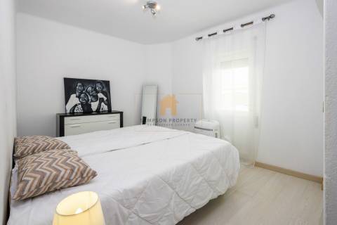 Para venda – Apartamento T2 com amplo terraço a 100m da Praia de Carvoeiro