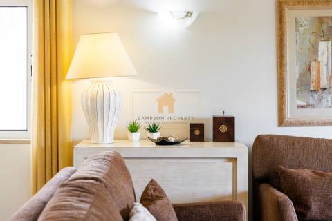 Para venda, apartamento de 2 quartos no 1.º andar em Vale da Pinta, Carvoeiro, Algarve